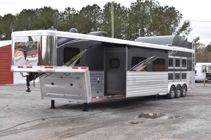 2021 Lakota Bighorn 8418GLQUG 4 Horse Trailer with 18' Short Wall - Image 29