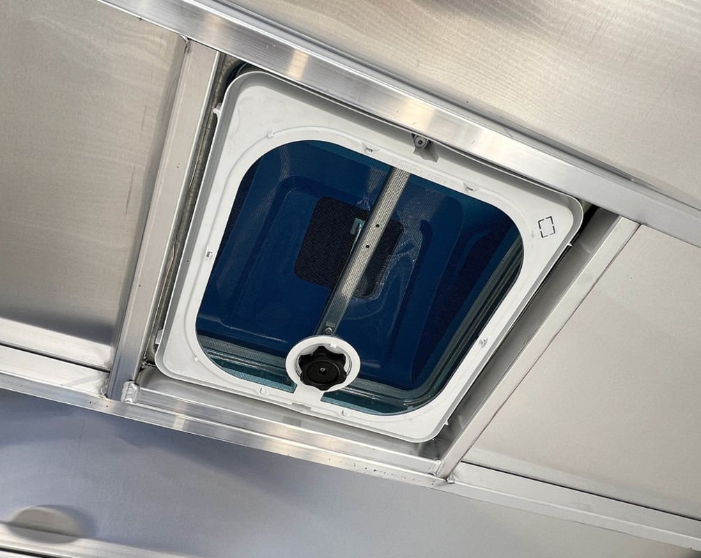 2024 Sno Pro 7.5×22 Aluminum 4-Place Drive In/Out w/Extra Height, Mats & Guides, Canopy - Image 15