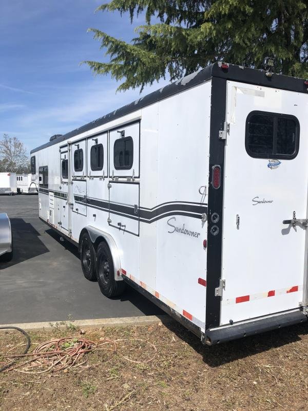 2003 Sundowner Trailers LQ 4H 8010 SIERRA Horse Trailer - Image 3