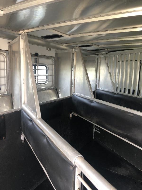 2003 Sundowner Trailers LQ 4H 8010 SIERRA Horse Trailer - Image 8