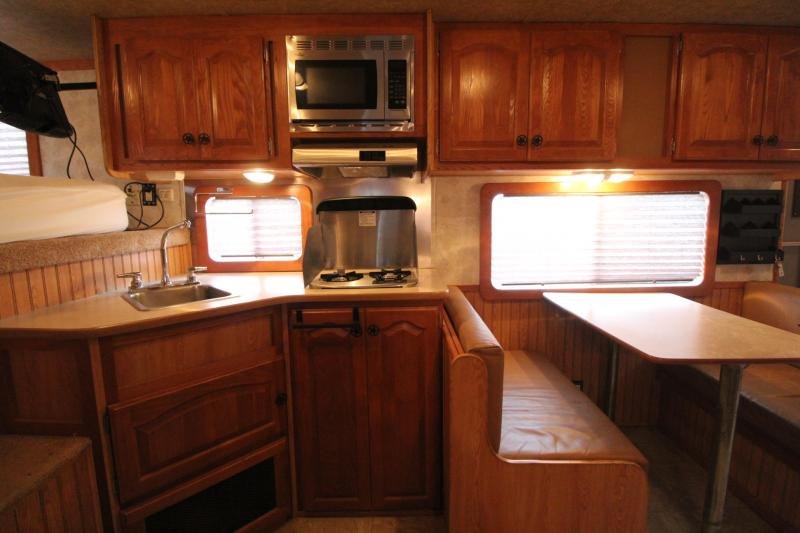 2008 Lakota 8415 w/Slide out 4 Horse Trailer - Image 12
