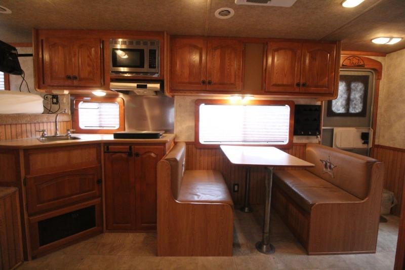 2008 Lakota 8415 w/Slide out 4 Horse Trailer - Image 11