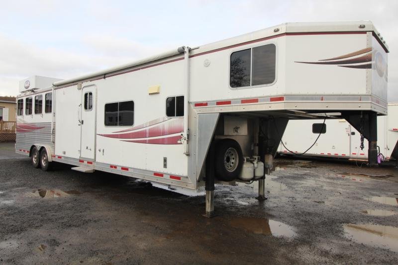 2008 Lakota 8415 w/Slide out 4 Horse Trailer - Image 3