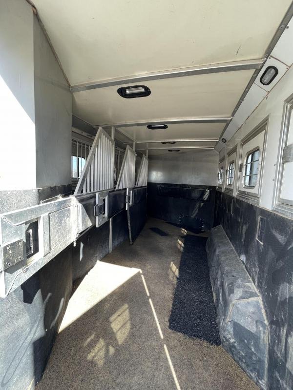 2016 Hart Ultimate 4H Bumper Pull - Image 9