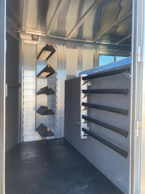 2021 Elite Trailers Slant Load 5 Horse Slant Load - Image 5