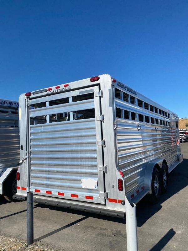 2021 Elite Trailers Slant Load 5 Horse Slant Load - Image 8