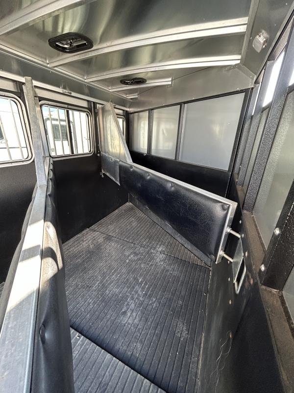 2022 Logan Coach Crossfire 3 Horse Gooseneck - Image 6