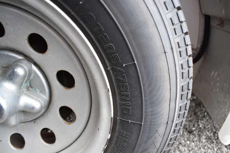 2003 Featherlite 2HST 2 Horse Trailer - Image 2