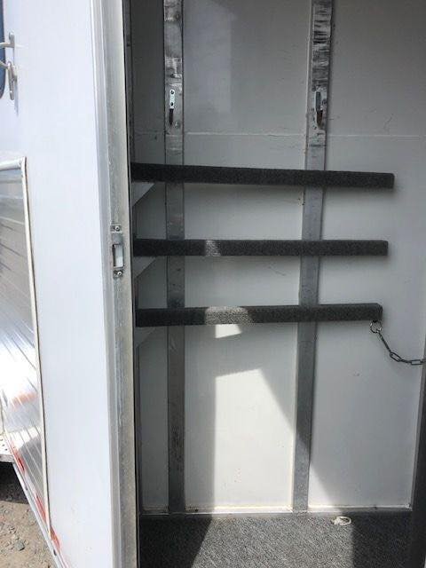 2010 Merhow 3 Horse Slant Load Bumper Pull - Image 9