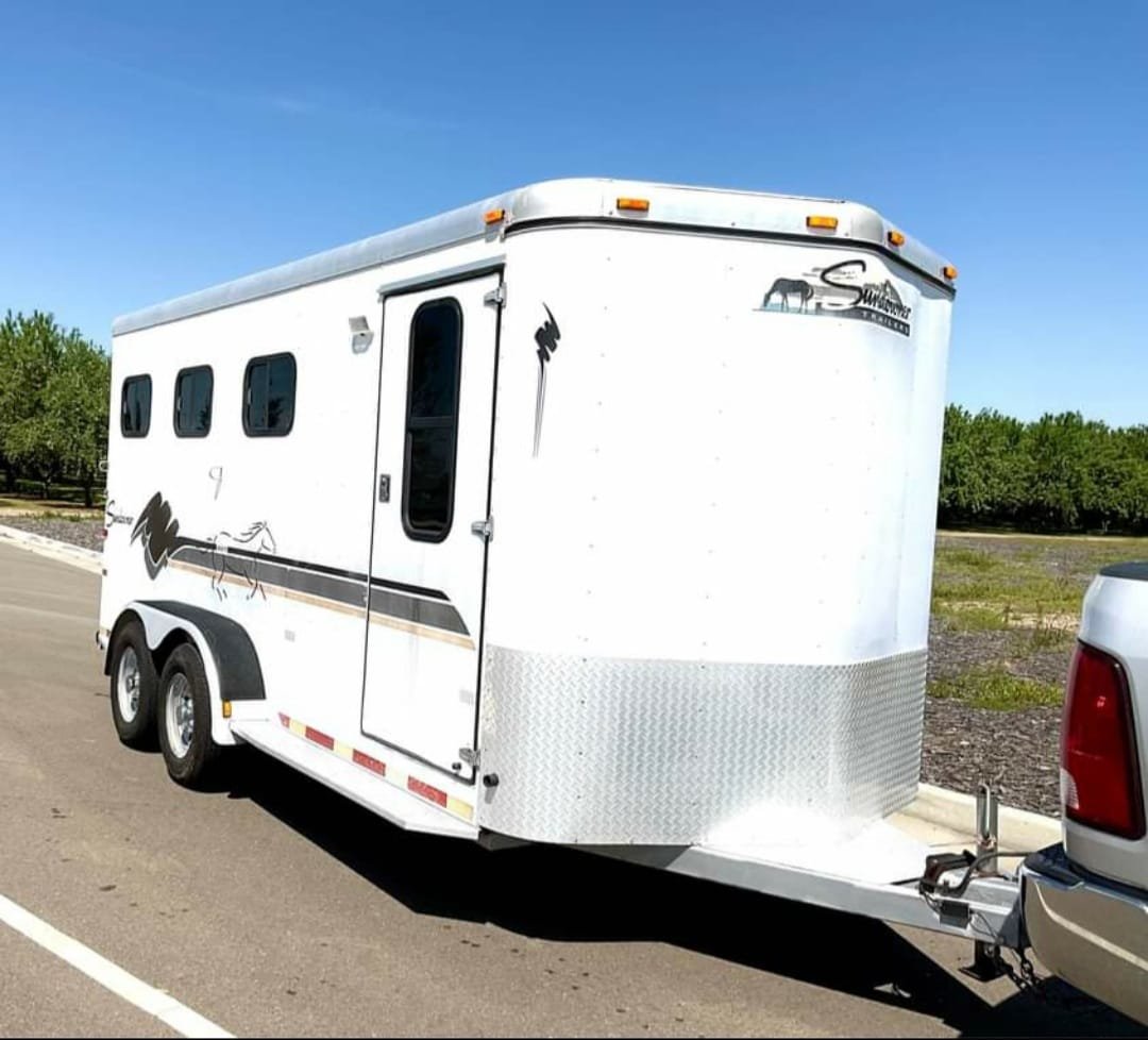 1999 Sundowner 3 Horse Trailer