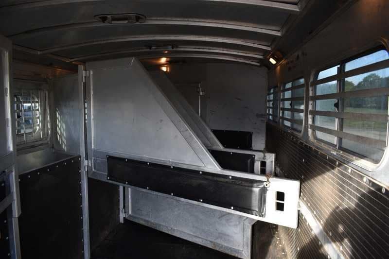 2006 Platinum 8410LQ 4 Horse Trailer with 9' Short Wall - Image 25