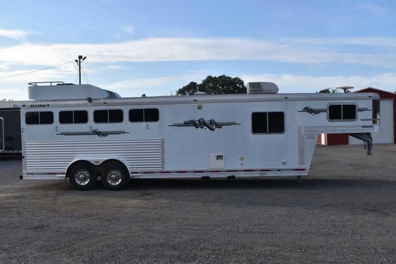 2006 Platinum 8410LQ 4 Horse Trailer with 9' Short Wall - Image 8