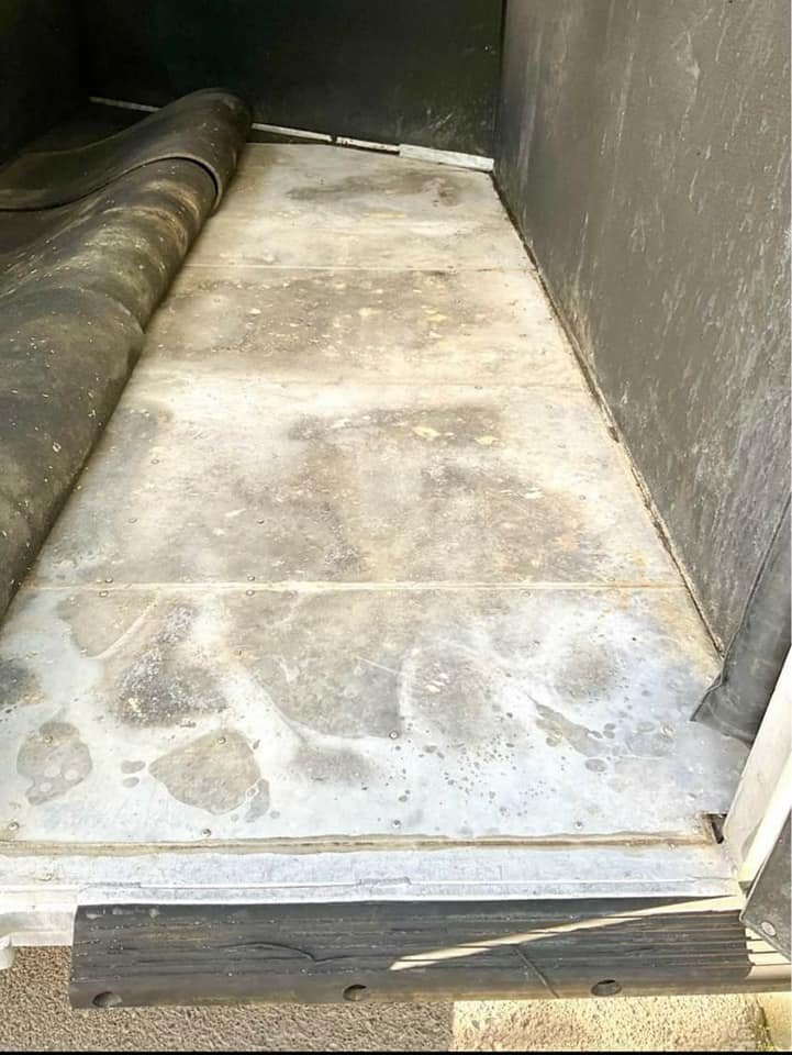 1999 Sundowner 3 Horse Trailer - Image 18