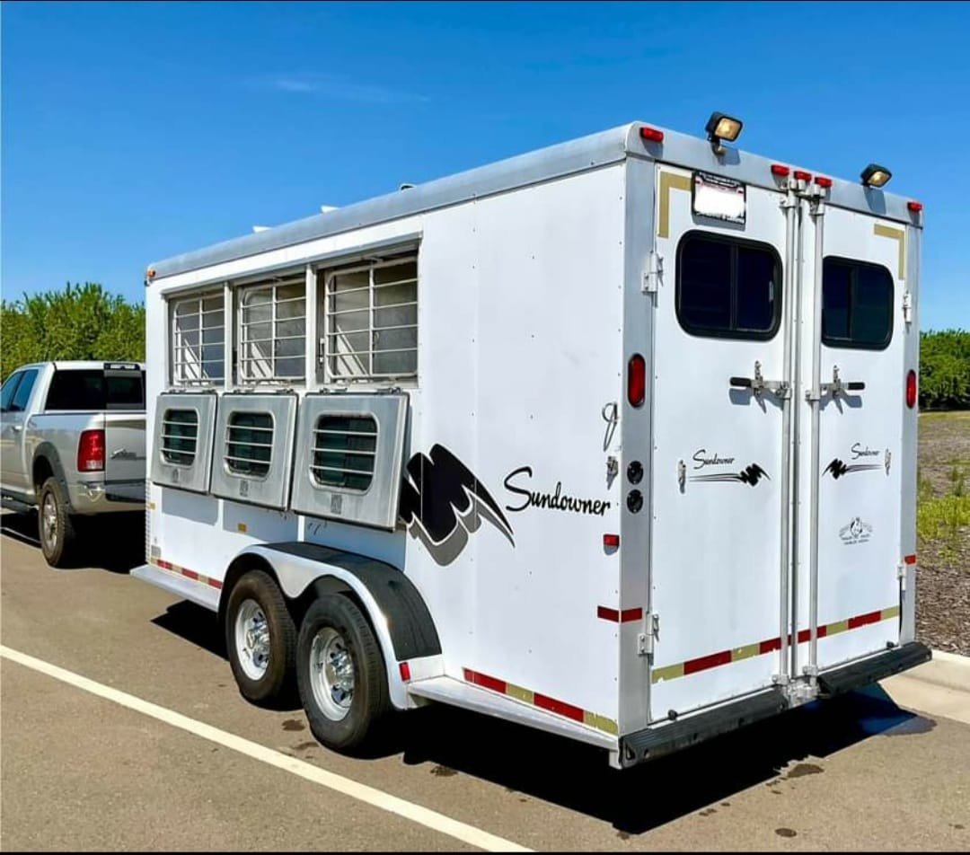 1999 Sundowner 3 Horse Trailer - Image 9