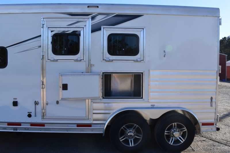 2022 Lakota Charger LQ 2 Horse Trailer with 9' Short Wall - Image 9
