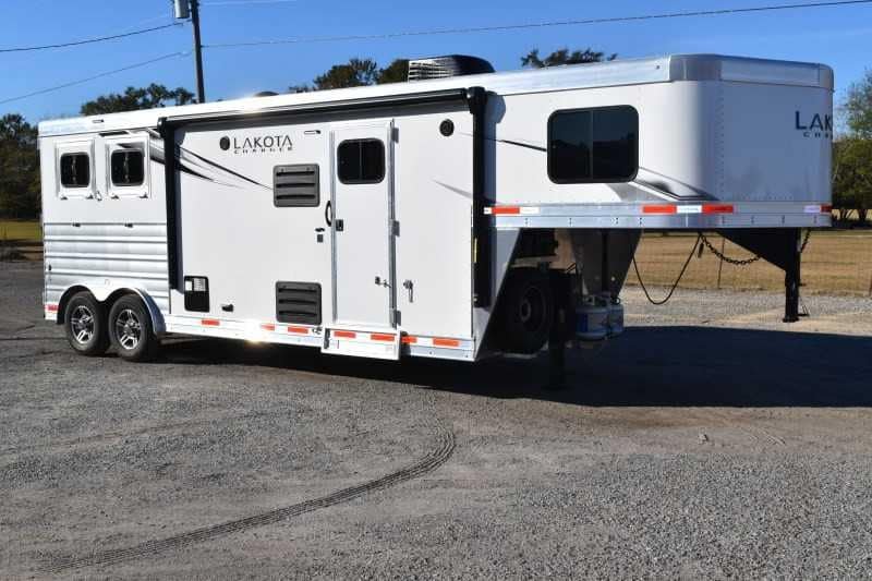 2022 Lakota Charger LQ 2 Horse Trailer with 9' Short Wall - Image 3