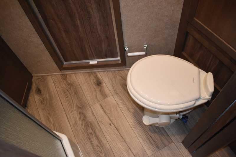 2022 Lakota Charger LQ 2 Horse Trailer with 9' Short Wall - Image 20