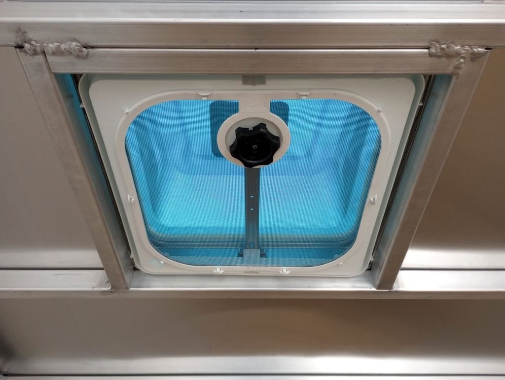 2024 Mission Trailers 101×24 Aluminum 4/5-Place Drive In/Out Deckover w/Galvanized Pkg, Canopy - Image 15