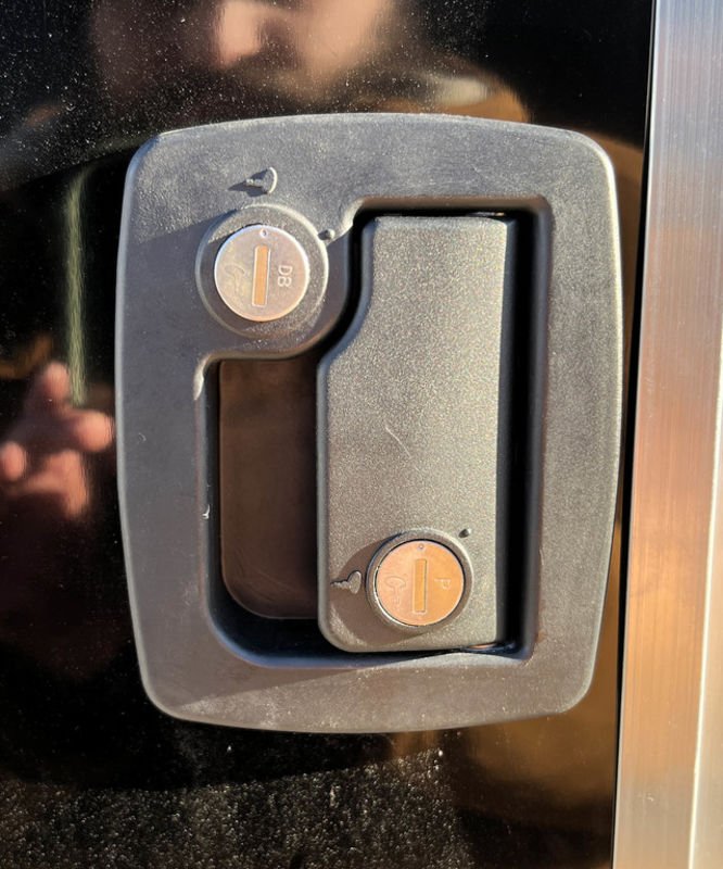 2024 Sno Pro 7.5×22 Aluminum 4-Place Drive In/Out w/Extra Height, Mats & Guides, Canopy - Image 21