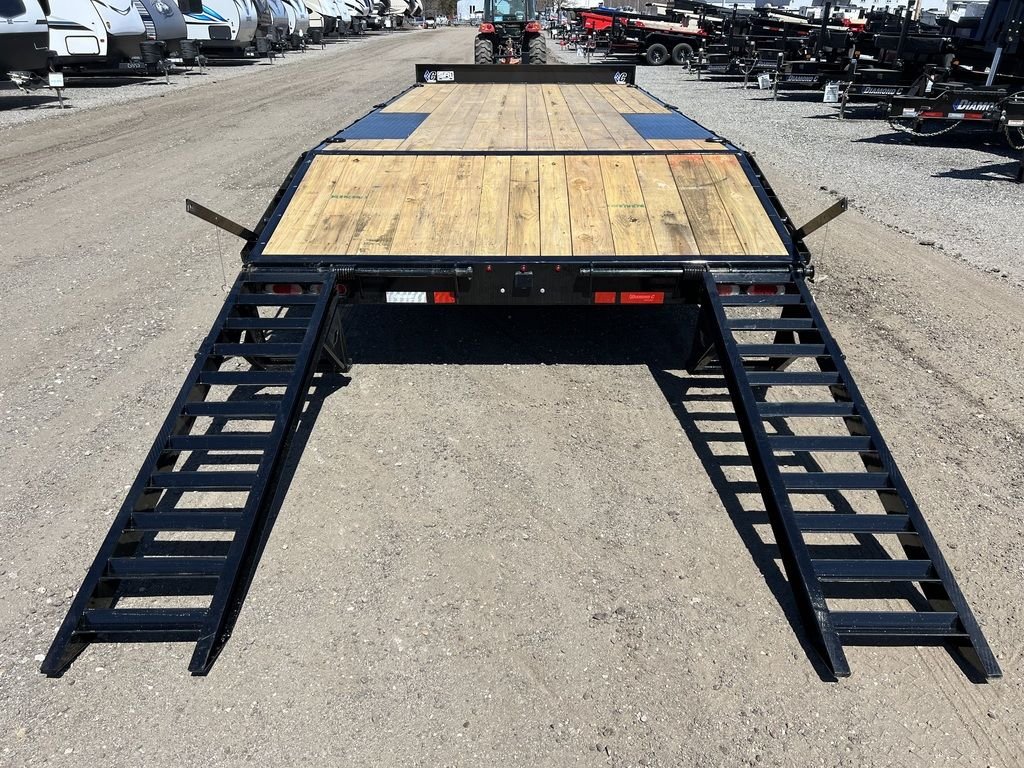 2024 Diamond C 8.5x20 20K Deckover Equipment Trailer w/ 72โ Flip-Knee Ramps - Image 8