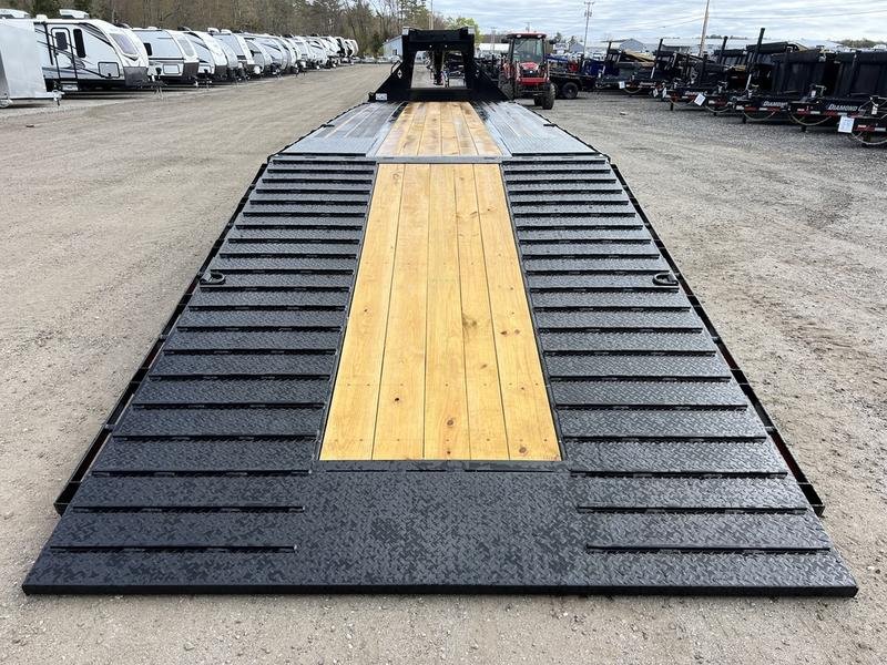 2024 Diamond C 8.5x35 25K Gooseneck Equipment Trailer w/Spare Mount - Image 10